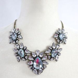 NEW GORGEOUS STATEMENT NECKLACE BY VIVI